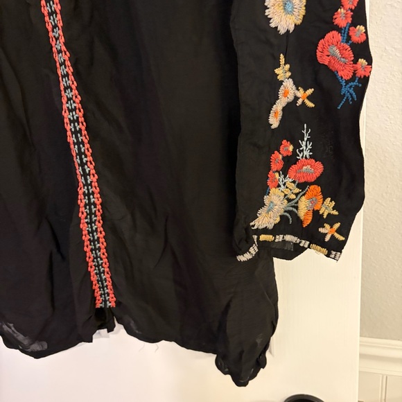 Johnny Was Black Embroidered Boho Tunic Top Long Sleeve Size L - Picture 8 of 9